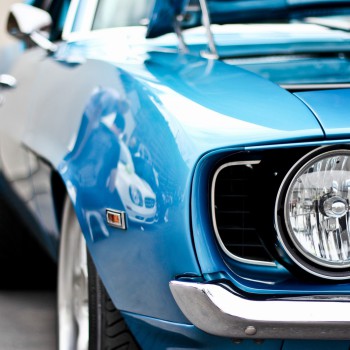 ford-mustang-phare-gros-plan-retro